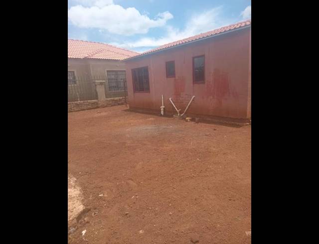 2 BEDROOM HOUSE FOR SALE IN SOSHANGUVE SOUTH